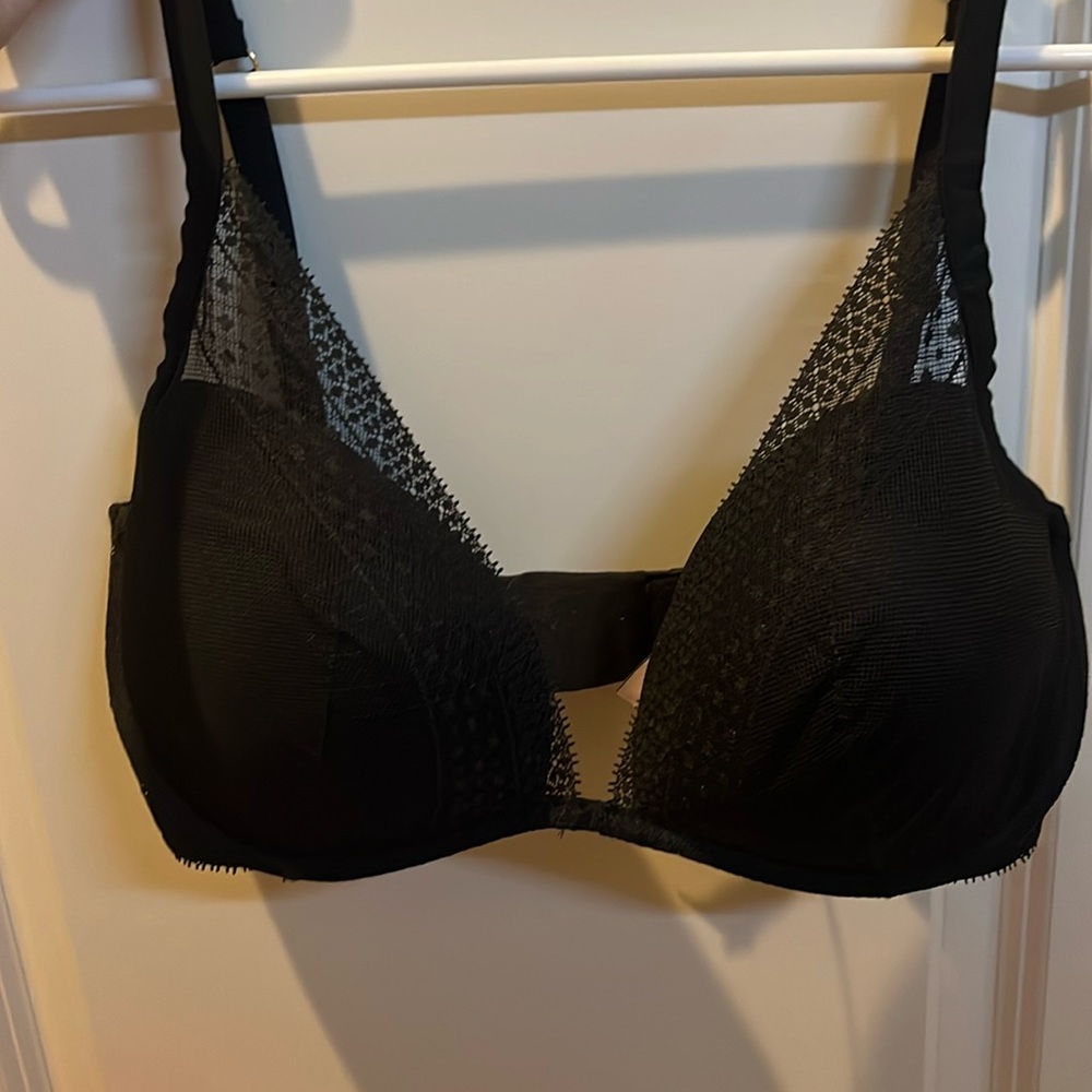 Victoria’s Secret Lined Bra 34 DDD NWOT